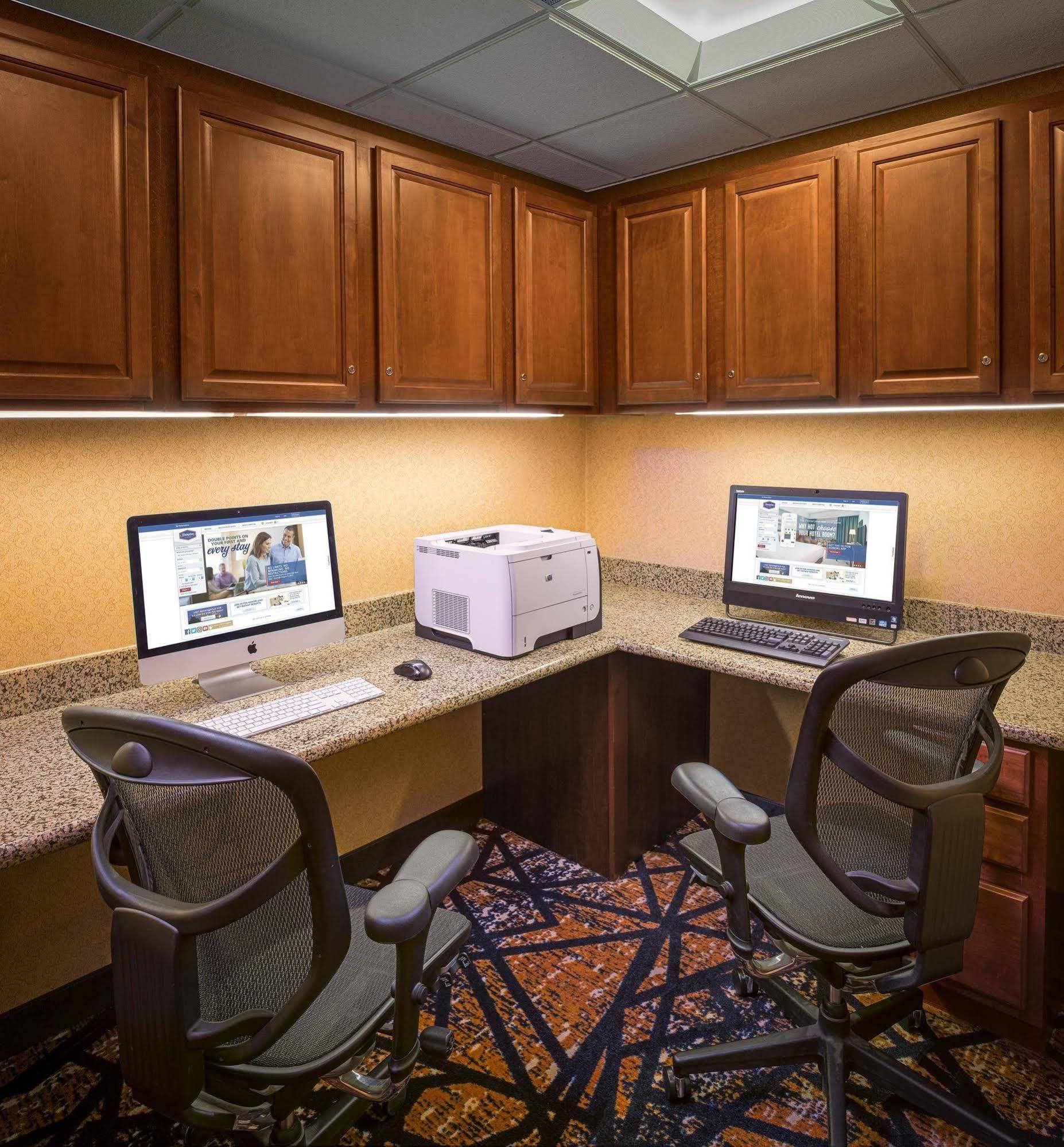 Hampton Inn & Suites Windsor-Sonoma Wine Country Екстер'єр фото