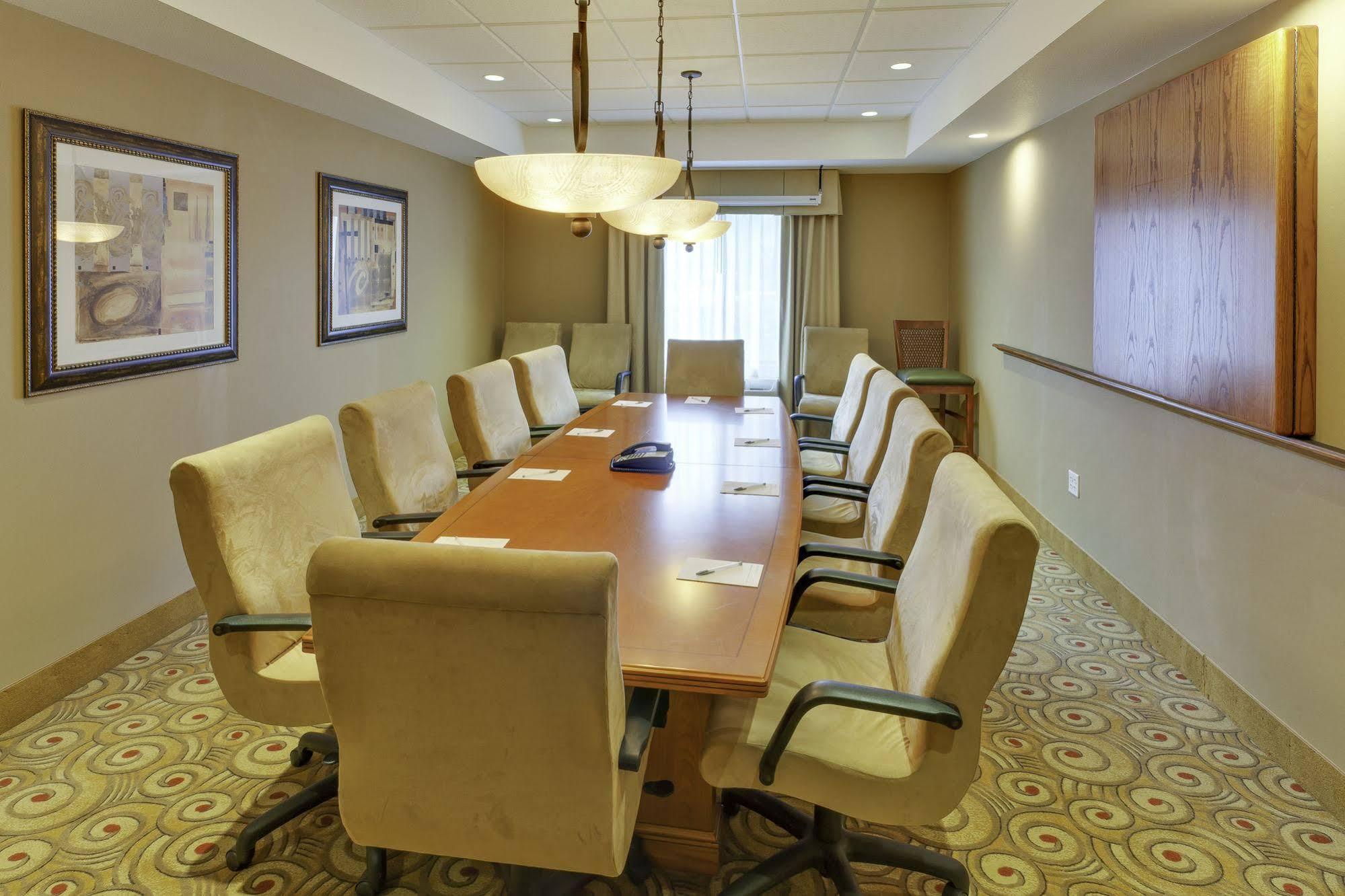 Hampton Inn & Suites Windsor-Sonoma Wine Country Екстер'єр фото