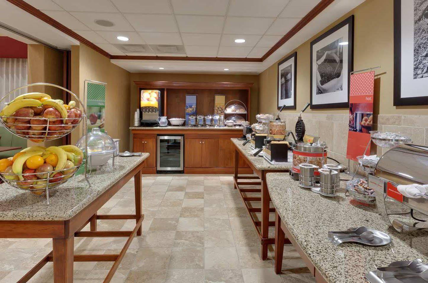 Hampton Inn & Suites Windsor-Sonoma Wine Country Екстер'єр фото
