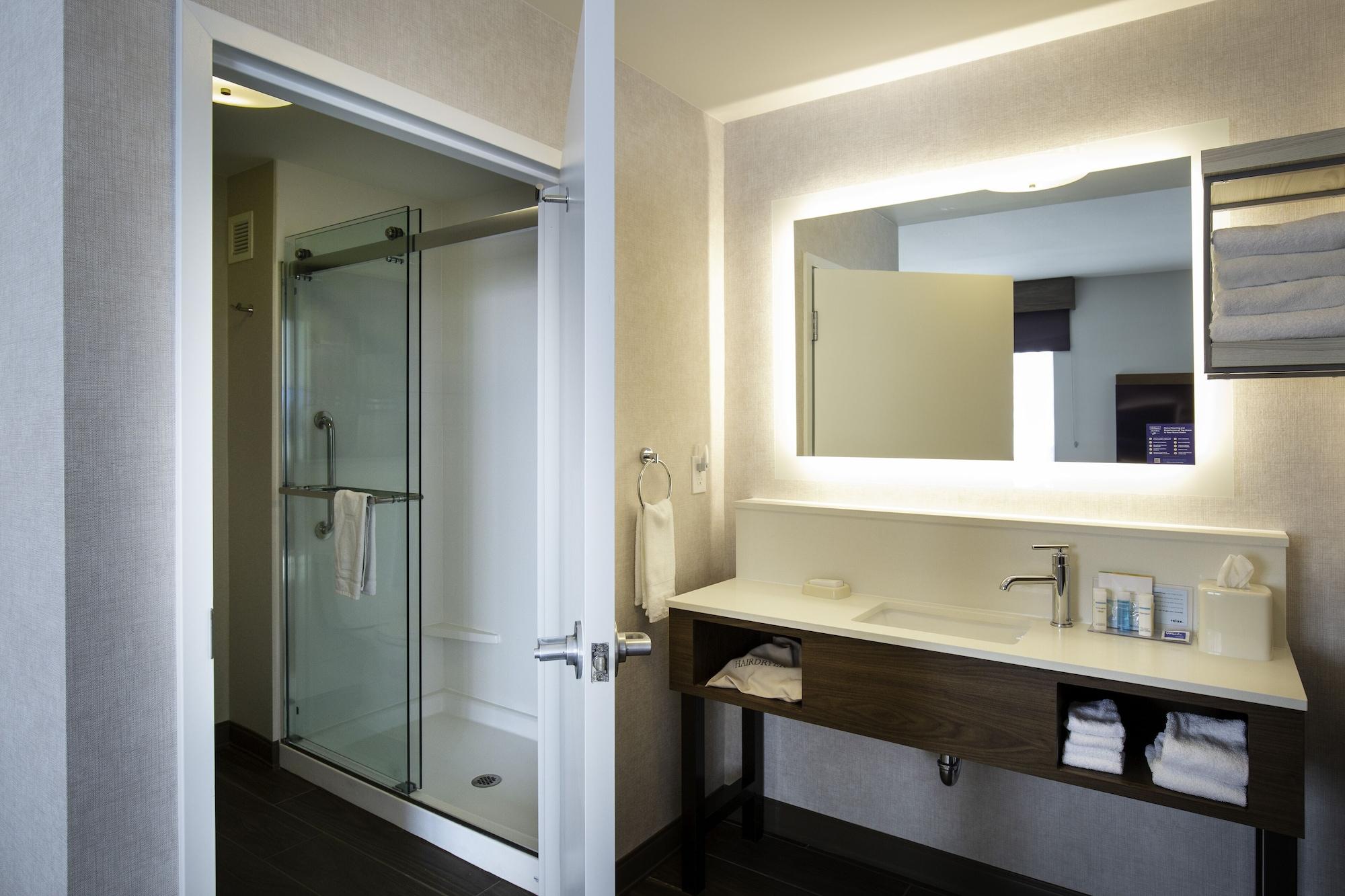 Hampton Inn & Suites Windsor-Sonoma Wine Country Екстер'єр фото