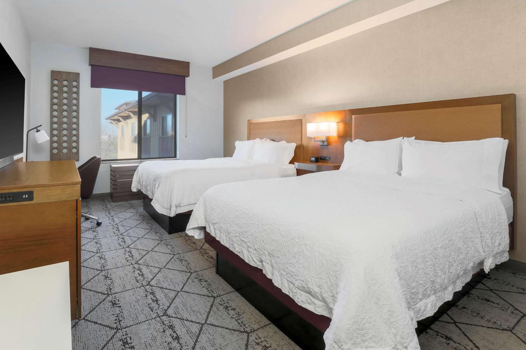 Hampton Inn & Suites Windsor-Sonoma Wine Country Екстер'єр фото