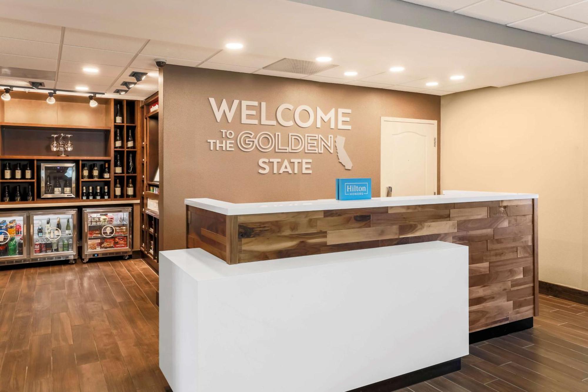 Hampton Inn & Suites Windsor-Sonoma Wine Country Екстер'єр фото