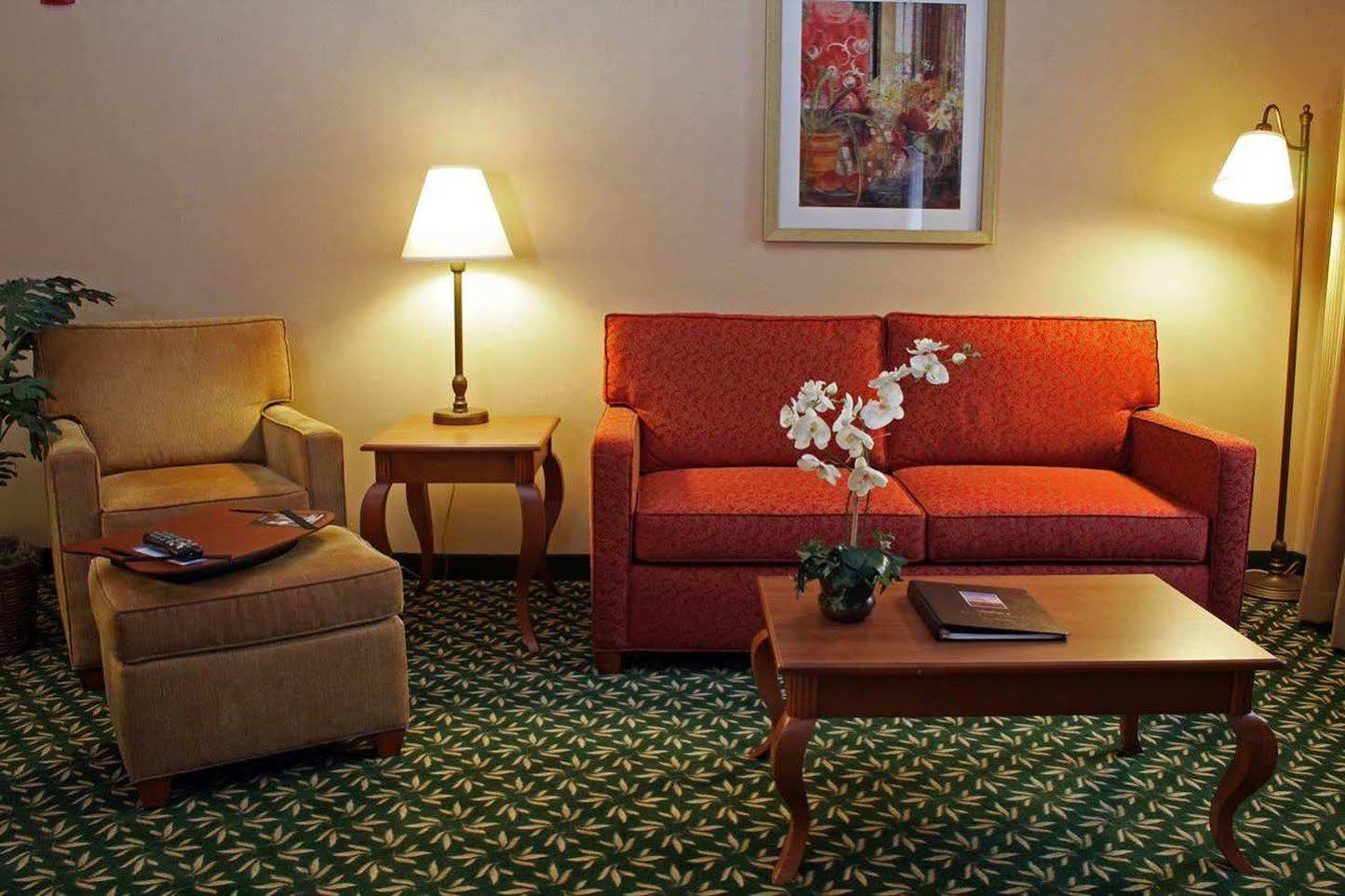 Hampton Inn & Suites Windsor-Sonoma Wine Country Екстер'єр фото
