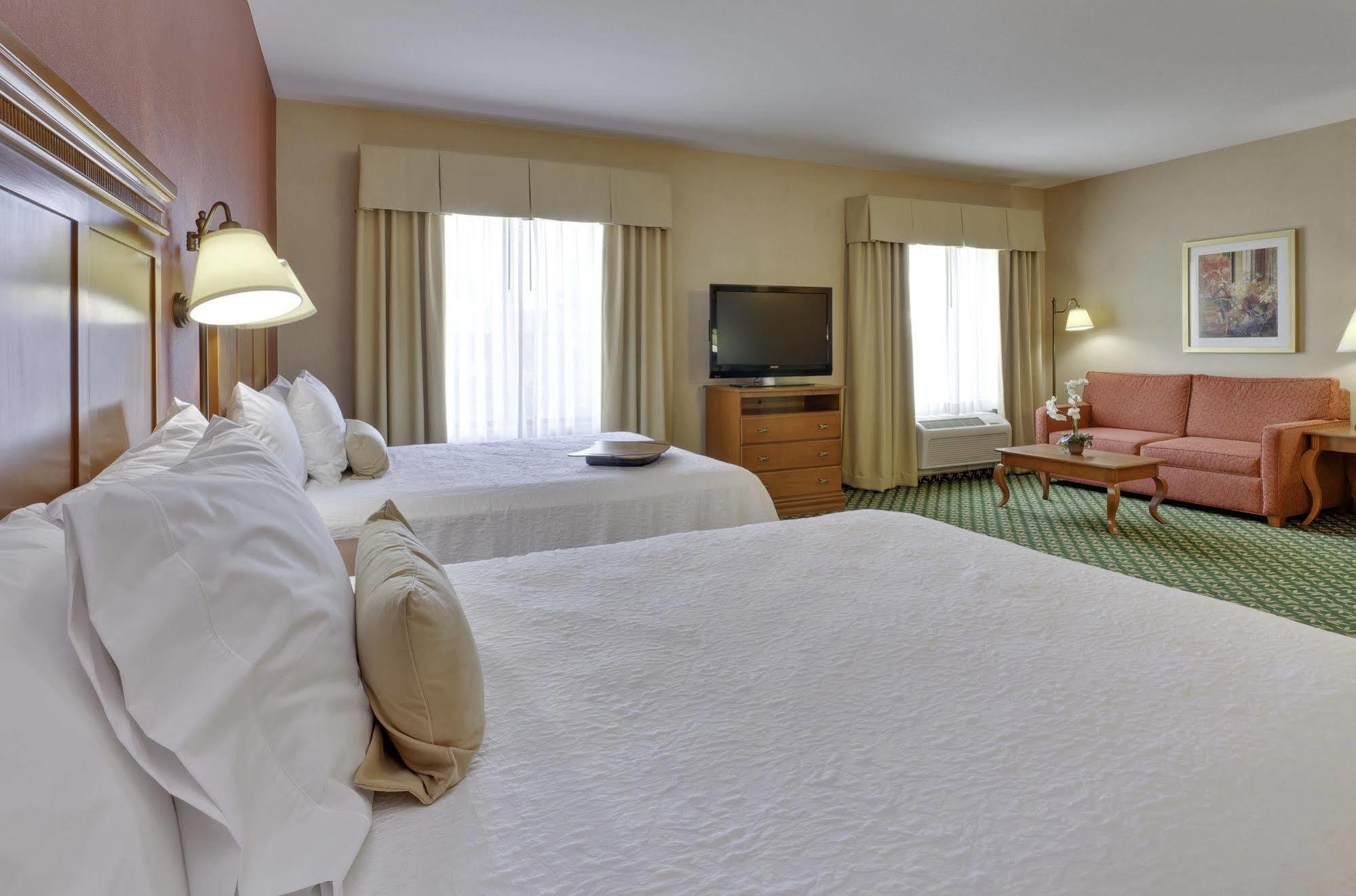 Hampton Inn & Suites Windsor-Sonoma Wine Country Екстер'єр фото